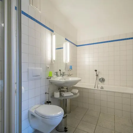 Kaiservillen - Mit 1 Schlafzimmer Und Balkon D232 Lägenhet *